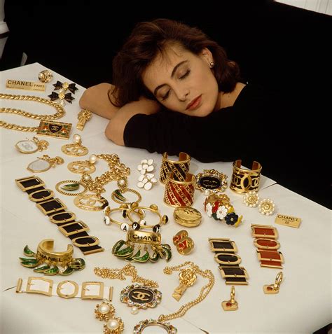 chanel kostüm material|history of Chanel jewellery.